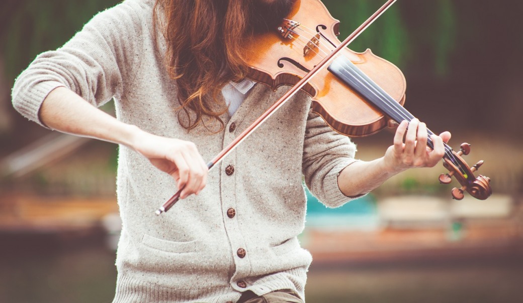 Курсы по игре на скрипке в специализированной школе: можно ли научиться играть на скрипке взрослому?